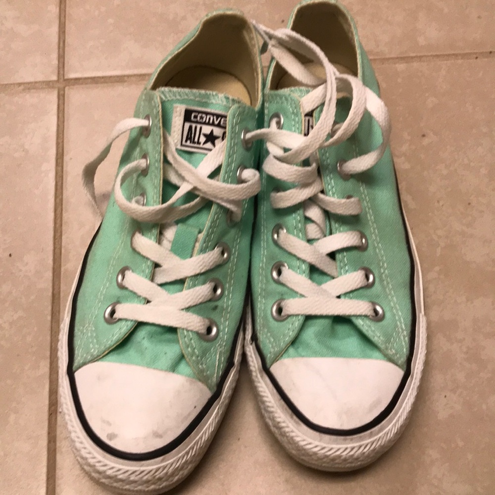 Converse Tennis Shoe